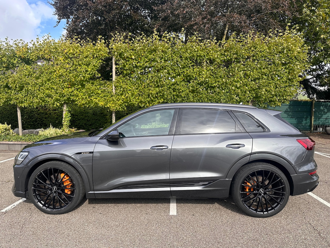 Audi e-tron - 55 quattro S edition 2 x S-Line - 1e eigenaar - AutoWereld.nl