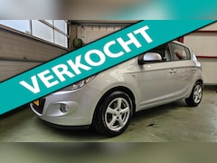 Hyundai i20 - 1.4i Dynamic XL Airco/PDC