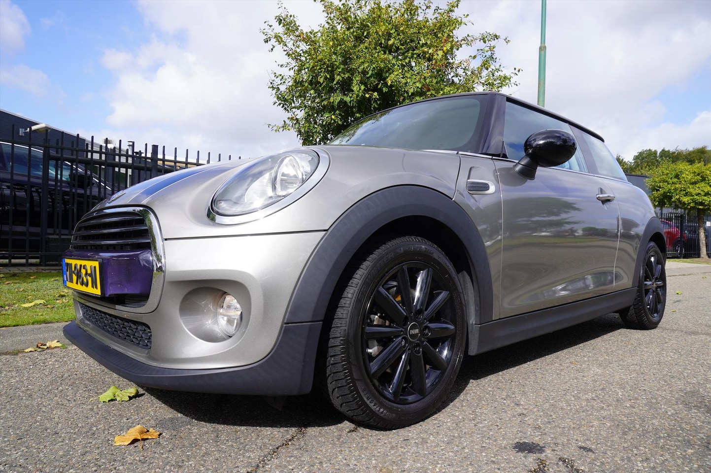 MINI Cooper - Mini 1.5 136pk Navigatie AIRCO NL-Auto - AutoWereld.nl