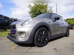 MINI Cooper - 1.5 136pk Navigatie AIRCO NL-Auto
