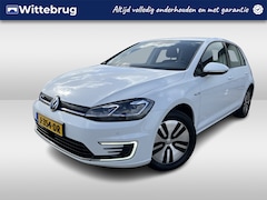 Volkswagen e-Golf - E-DITION Clima / Parkeersensoren / Navigatie / LED / Voorruit verwarmbaar