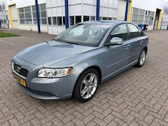 Volvo S40 - 2.0 Momentum 146PK 2e EIG XENON LEER TRHK NAP