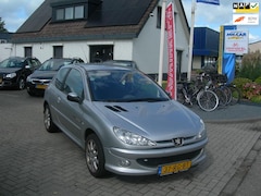 Peugeot 206 - 1.6-16V Quiksilver