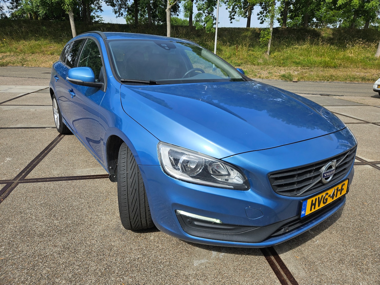 Volvo V60 - 2.0 T3 Summum Kleurcode 413:Blue Power met. - AutoWereld.nl