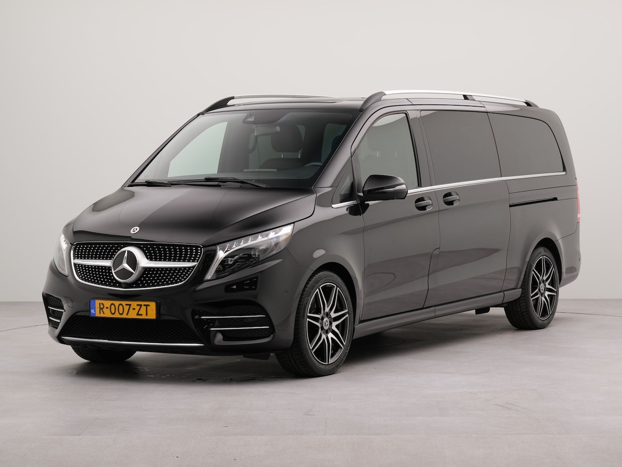 Mercedes-Benz V-klasse - 300d Extra Lang Avantgarde Edition 8 -Pers Automaat | 360 Camera | Navigatie | Appconnect - AutoWereld.nl