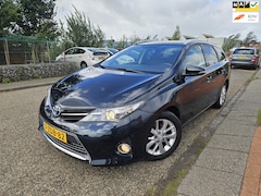 Toyota Auris Touring Sports - 1.8 Hybrid Lease Garantie Glazen dak Camera