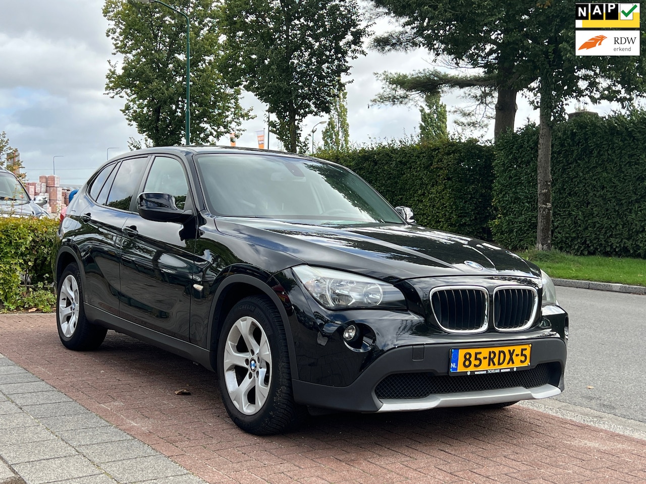 BMW X1 - SDrive18i Executive **N.A.P KM/ Black - AutoWereld.nl