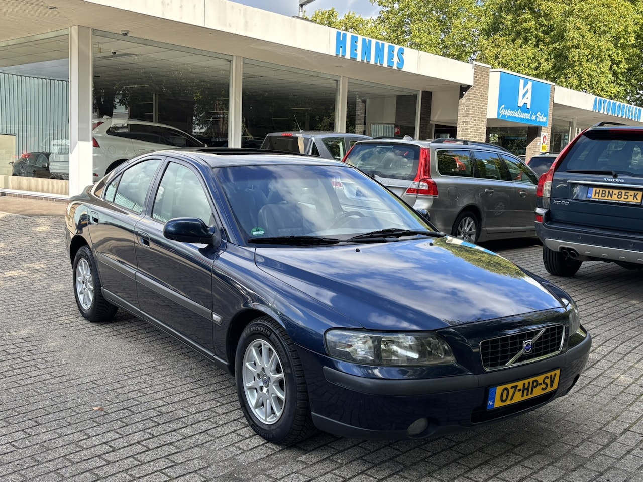 Volvo S60 - 2.4 170pk 1e eigenaar schuifdak AC=OK APK 9-2026 - AutoWereld.nl
