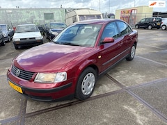 Volkswagen Passat - 1.9 TDI Comfortline Inruil Mogelijk