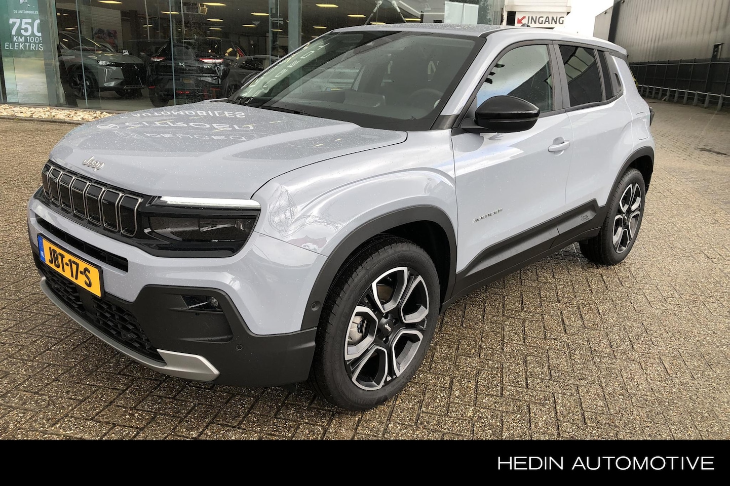Jeep Avenger - Summit 54 kWh | Navigatie | Stoel en Voorruit verwarming | Climate Control | Camera | - AutoWereld.nl