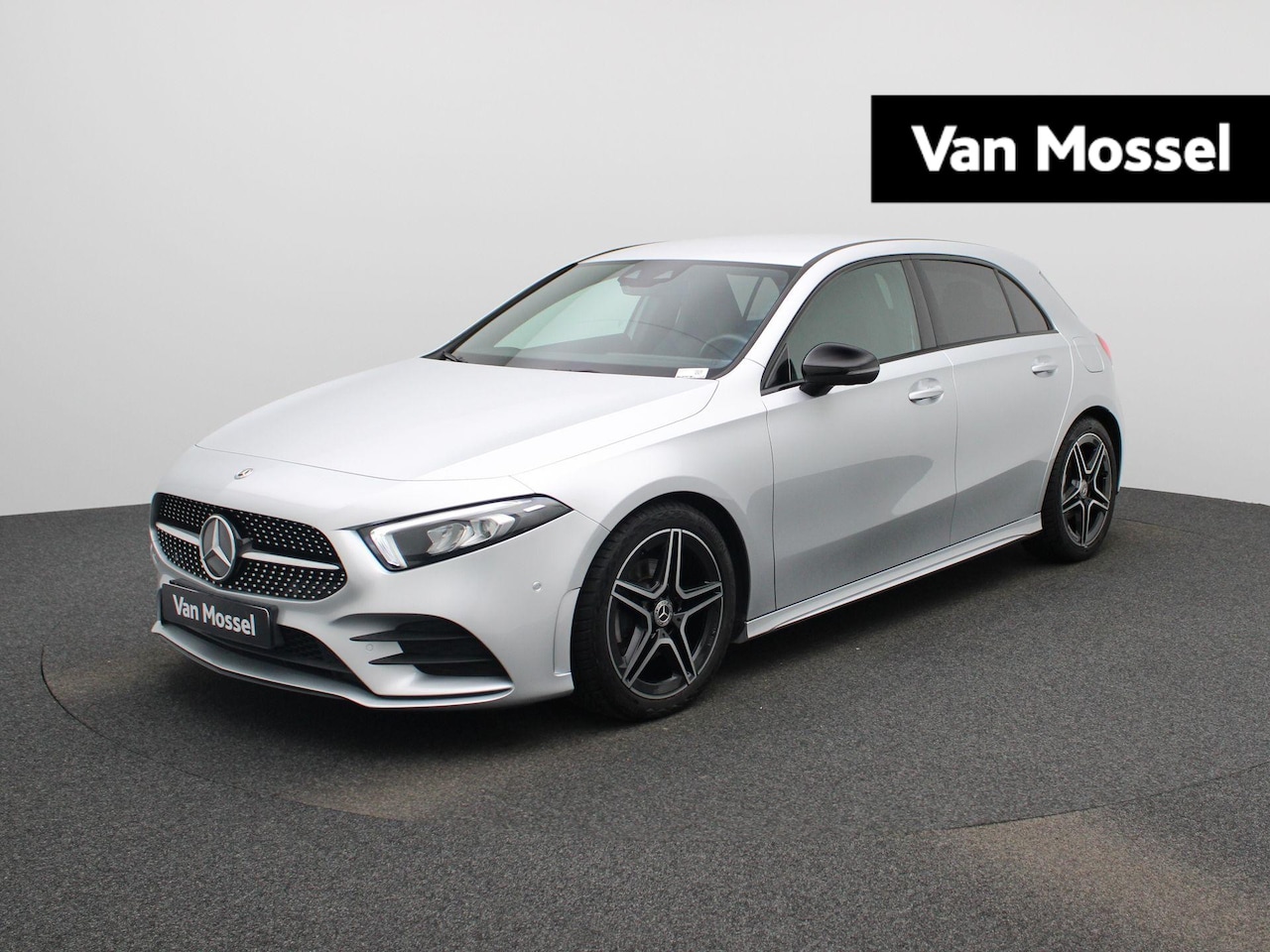 Mercedes-Benz A-klasse - 180 Business Solution AMG | Automaat | Half leder | Bluetooth | Navigatie | Camera | Clima - AutoWereld.nl
