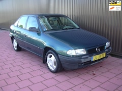 Opel Astra - 1.6i GL