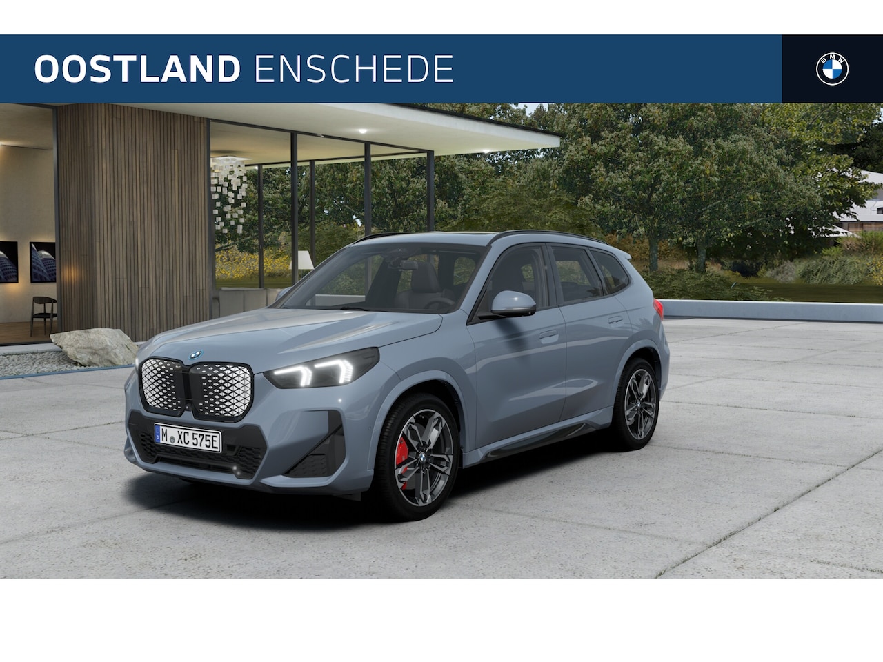 BMW iX1 - eDrive20 M Sport / Panoramadak / Sportstoelen / Achteruitrijcamera / M Adaptief onderstel - AutoWereld.nl