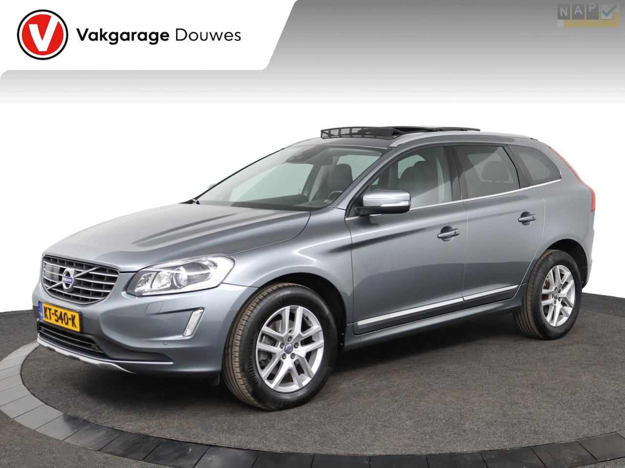 Volvo XC60 - 2.4 D4 R-Design | NAP | Automaat | Pano | Leder | ACC | Stoel & Stuurverwarming | BLIS | M - AutoWereld.nl