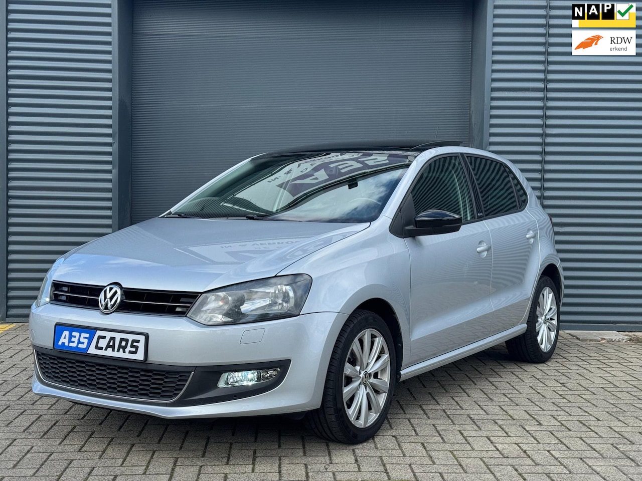 Volkswagen Polo - 1.4-16V Highline DSG|PANO|CRUISE|AIRCO|PDC|CARPLAY|STOELVERWARMING - AutoWereld.nl