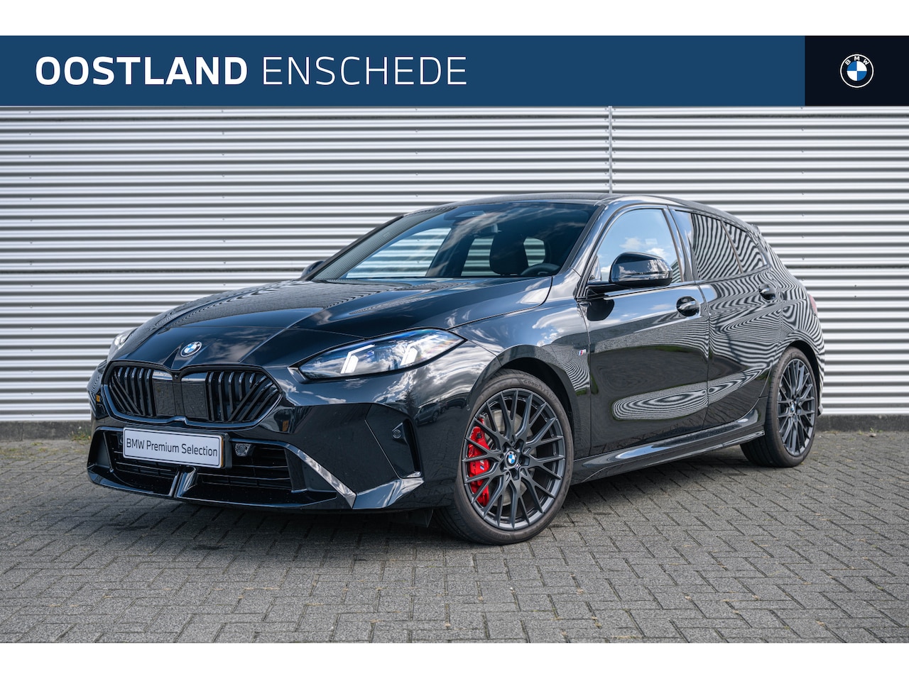 BMW 1-serie - 120 M Sport Automaat / Sportstoelen / Achteruitrijcamera / M Adaptief onderstel / Comfort - AutoWereld.nl
