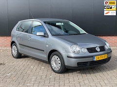 Volkswagen Polo - 1.4-16V Athene