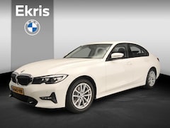 BMW 3-serie - Sedan 320i | LED | Navigatie | Sportstoelen | Clima | PDC | Shadow line | Alu 17 inch
