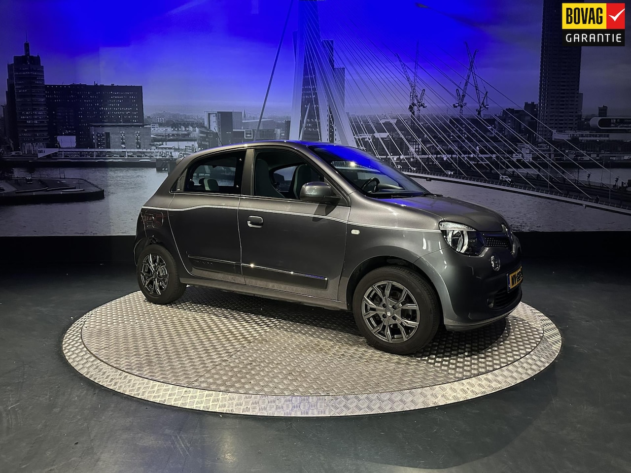 Renault Twingo - 1.0 SCe Série Signature VIVA *R-Link*Navi*Camera*Cruise*Trekhaak* - AutoWereld.nl