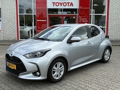 Toyota Yaris - 1.5 HYBRID DYNAMIC AFN-TREKHAAK PARK-SENSOREN STOELVERW APPLE/ANDROID AD-CRUISE CAMERA CLI