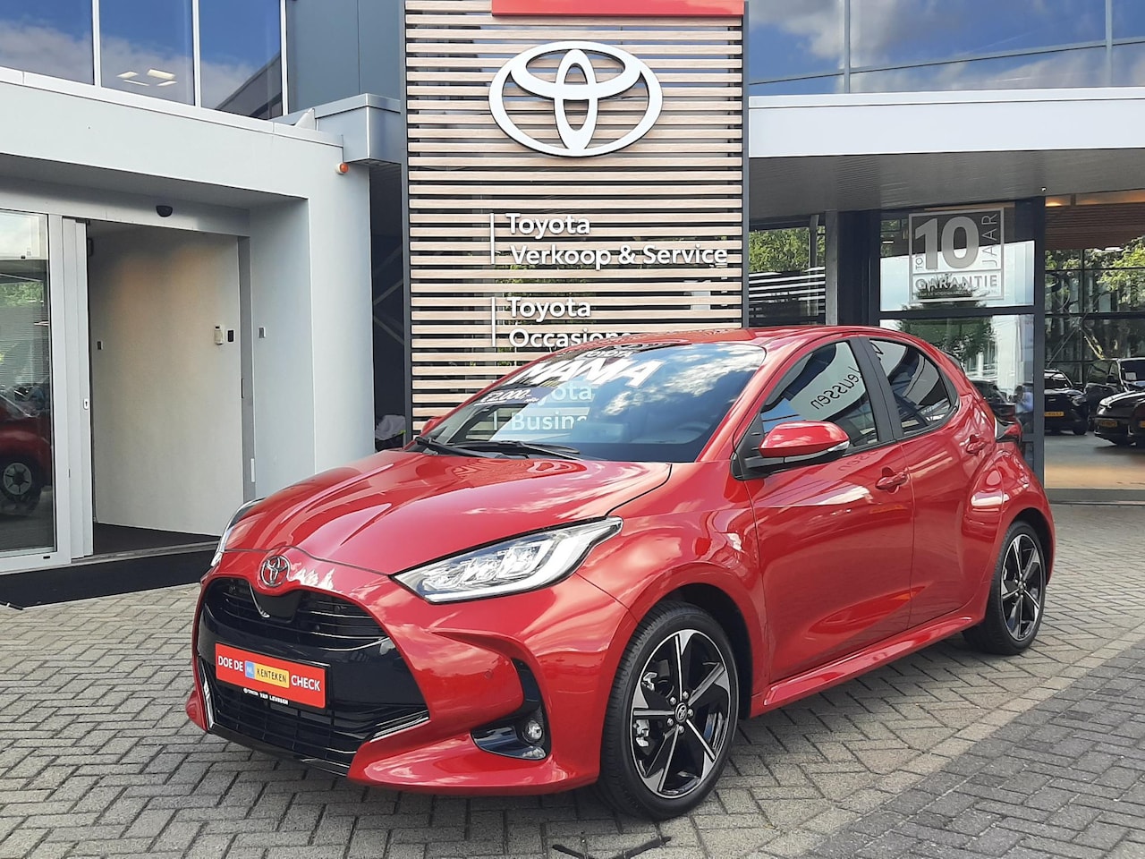 Toyota Yaris - 1.5 Hybrid 130 Executive NIEUW DIRECT LEVERBAAR BLIND SPOT STOEL/STUURVERW PARK-SENSOREN 1 - AutoWereld.nl