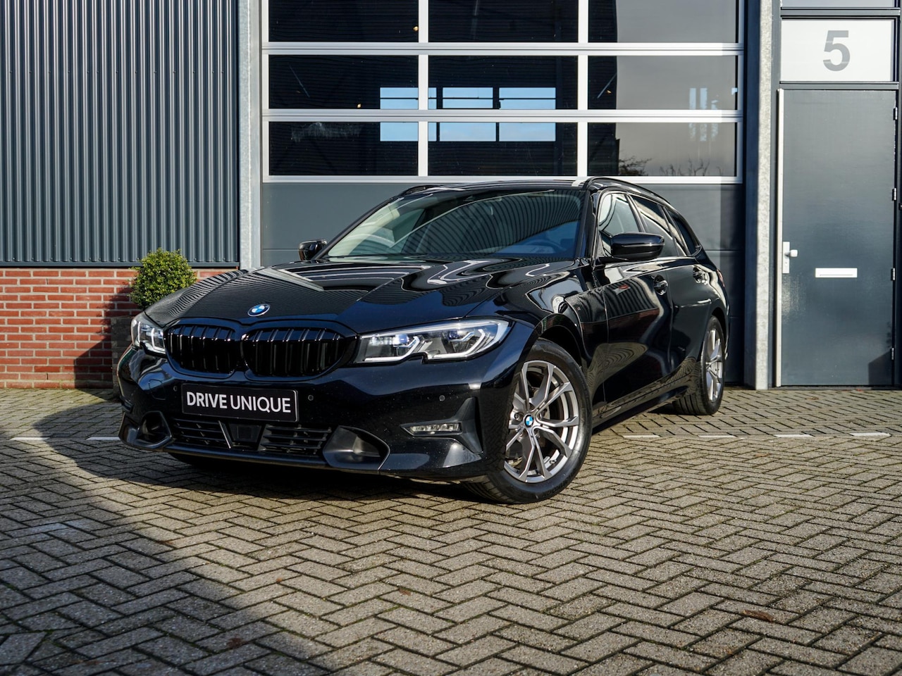 BMW 3-serie Touring - 320d High Executive 320d High Executive - AutoWereld.nl