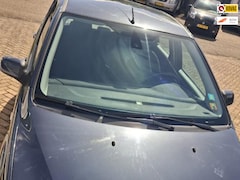 Ford Focus - 1.6-16V Futura