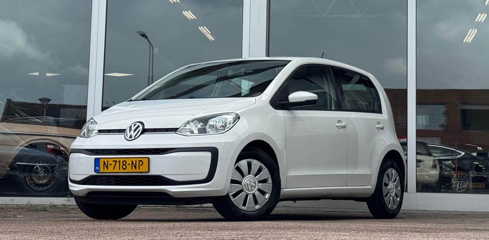 Volkswagen Up! - 1.0 BMT move up! Parkeerhulp Airco Nieuwe APK - AutoWereld.nl