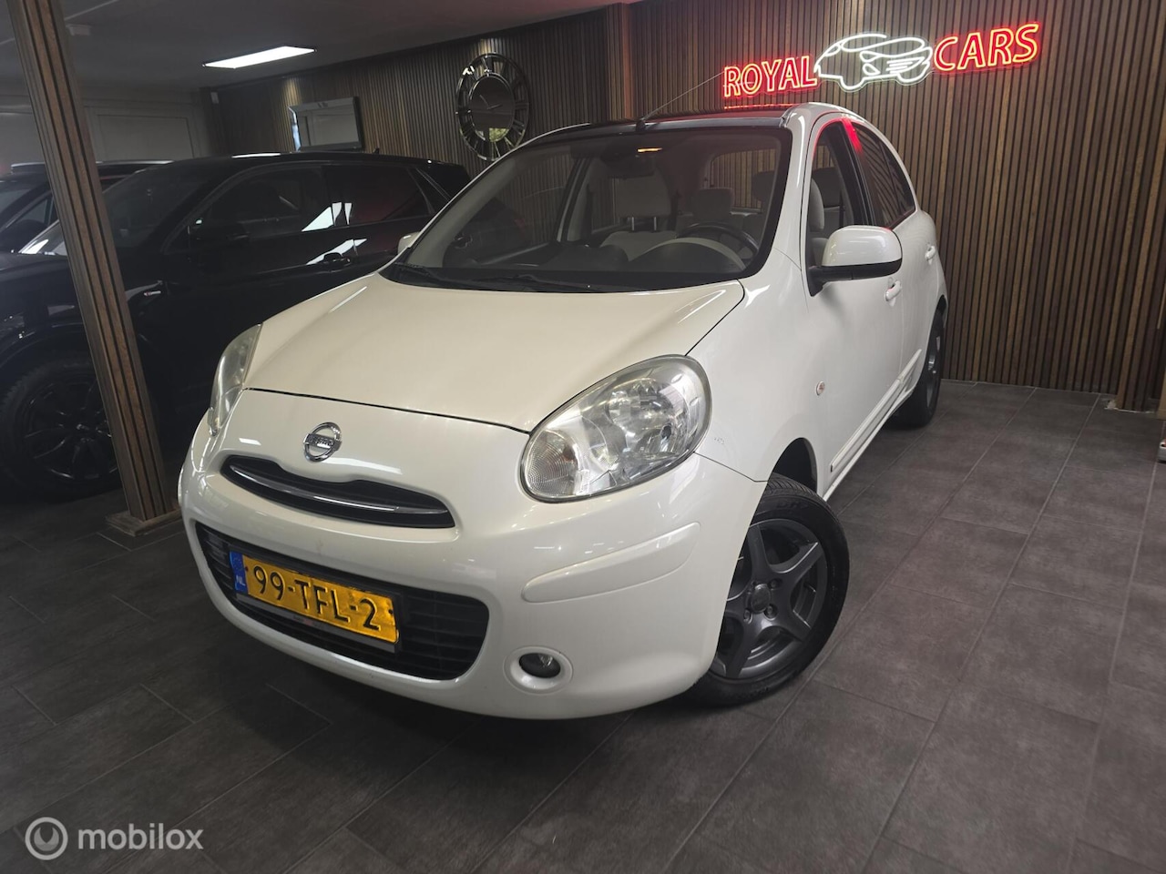 Nissan Micra - 1.2 DIG-S Tekna / Pano / Keyles / Navigatie - AutoWereld.nl