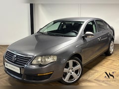 Volkswagen Passat - 1.6 FSI Trendline AIRCO ELEKT. RAMEN