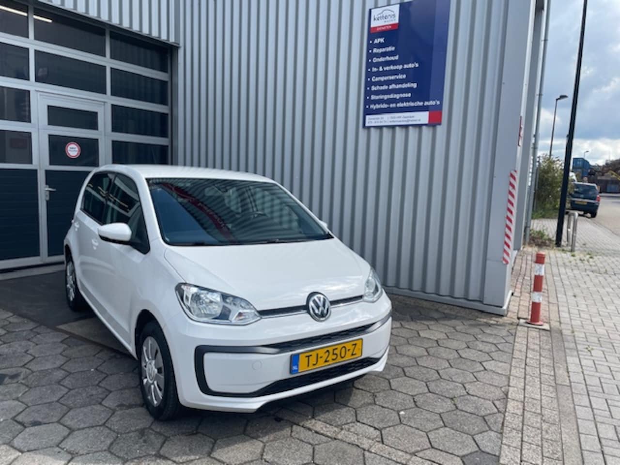 Volkswagen Up! - 1.0 BMT move up! Airco Dab+, Bluetooth, Reservewiel - AutoWereld.nl