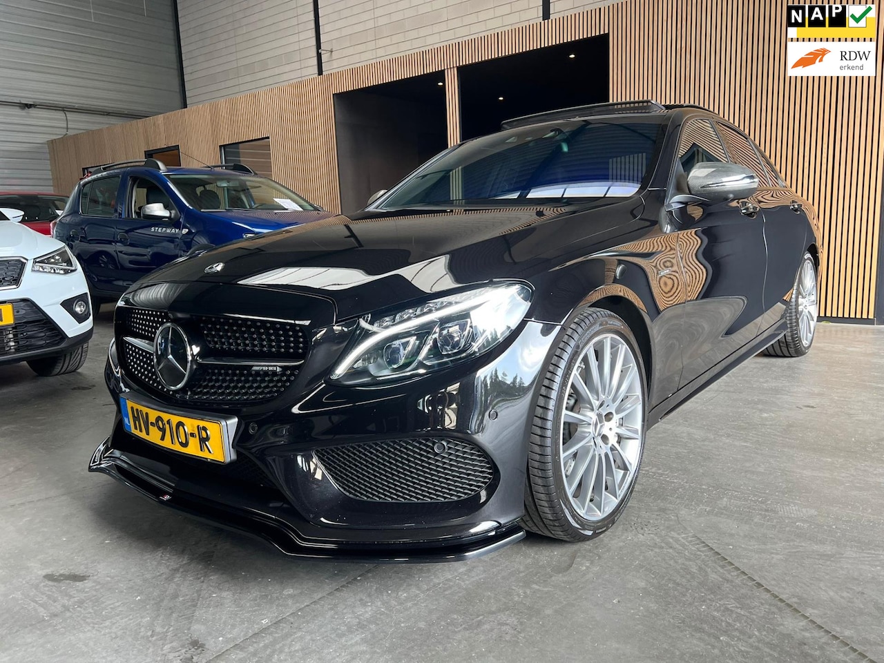 Mercedes-Benz C-klasse - 450 / 43 AMG 4MATIC Pano|Burnmester|Camera|NAP - AutoWereld.nl