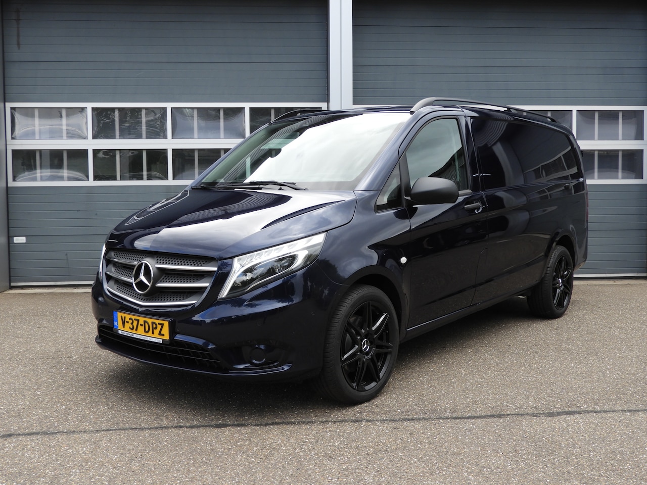 Mercedes-Benz Vito - 119 CDI Lang AUT | LED | NAV | CAMERA | TREKHAAK - AutoWereld.nl