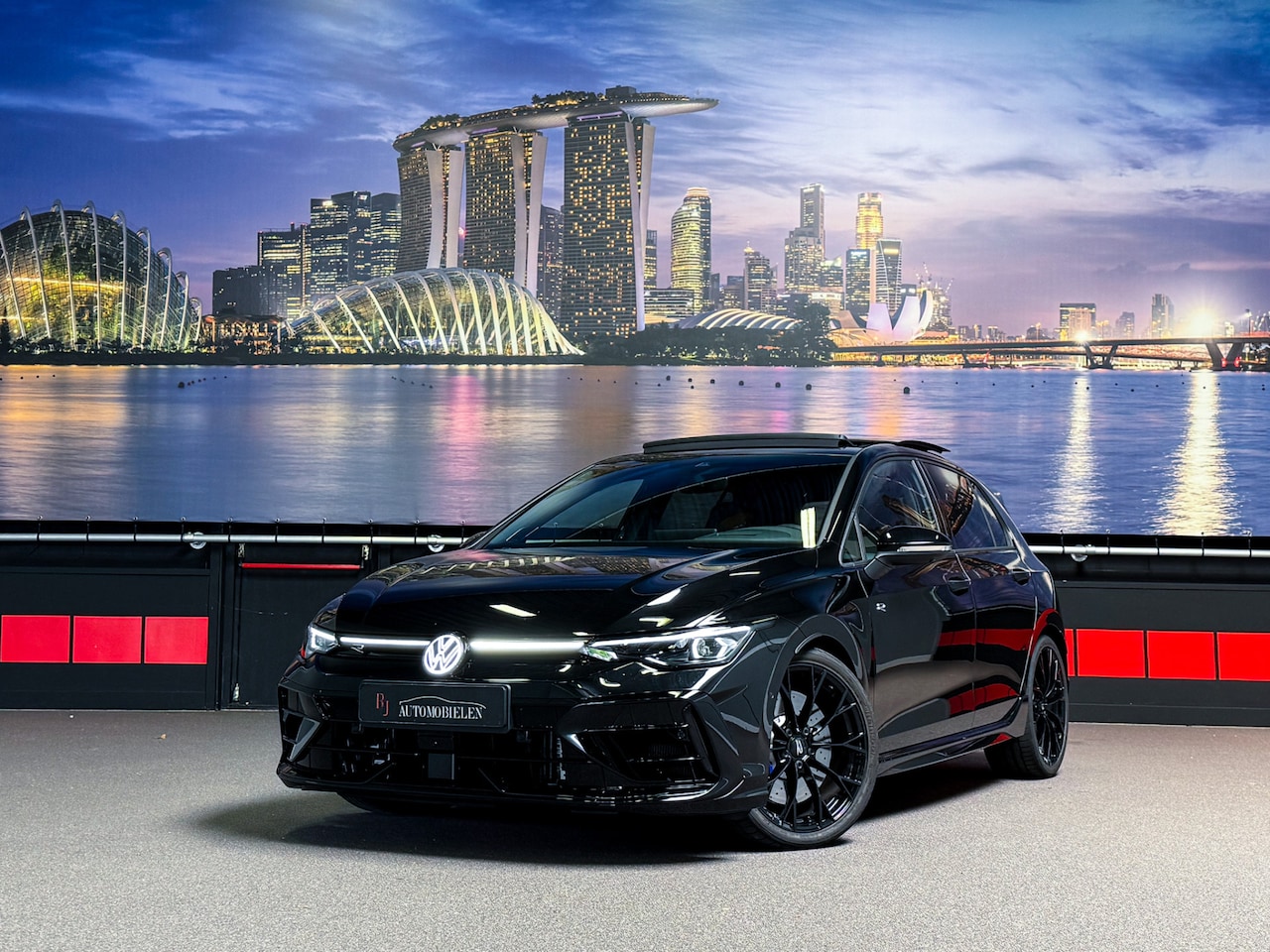 Volkswagen Golf - R 8.5 2.0 TSI 4Motion R Facelift|Akrapovic|HUD|Leder|Pano - AutoWereld.nl
