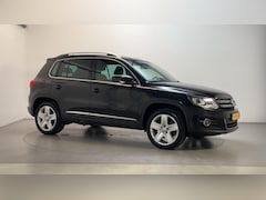 Volkswagen Tiguan - 1.4 TSI Sport&Style Alcantara Navigatie Parkeersensoren