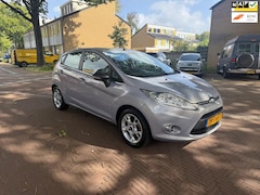 Ford Fiesta - Nieuw APK / Airco / Parkeersensoren achter / Zeer nette auto