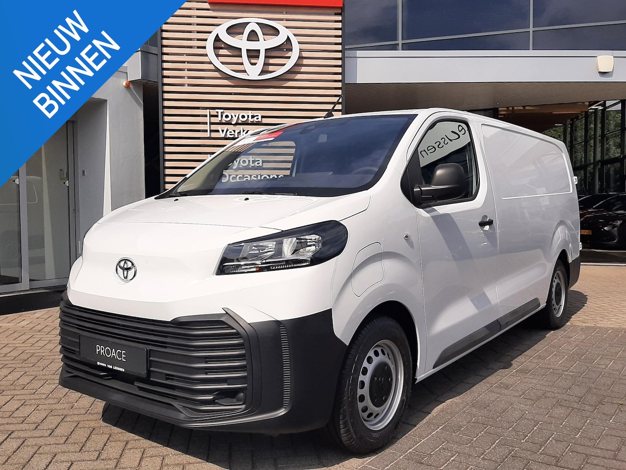 Toyota PROACE Long Worker - CHALLENGER 75KWH ELECTRIC NU INCL. € 17000,- VOORDEEEL!! PARK-SENSOREN BLUETOOTH APPLE/AND - AutoWereld.nl