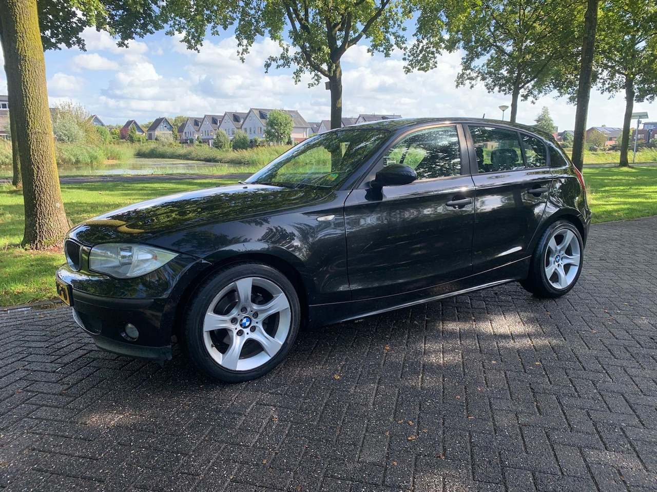 BMW 1-serie - 118i 118i - AutoWereld.nl