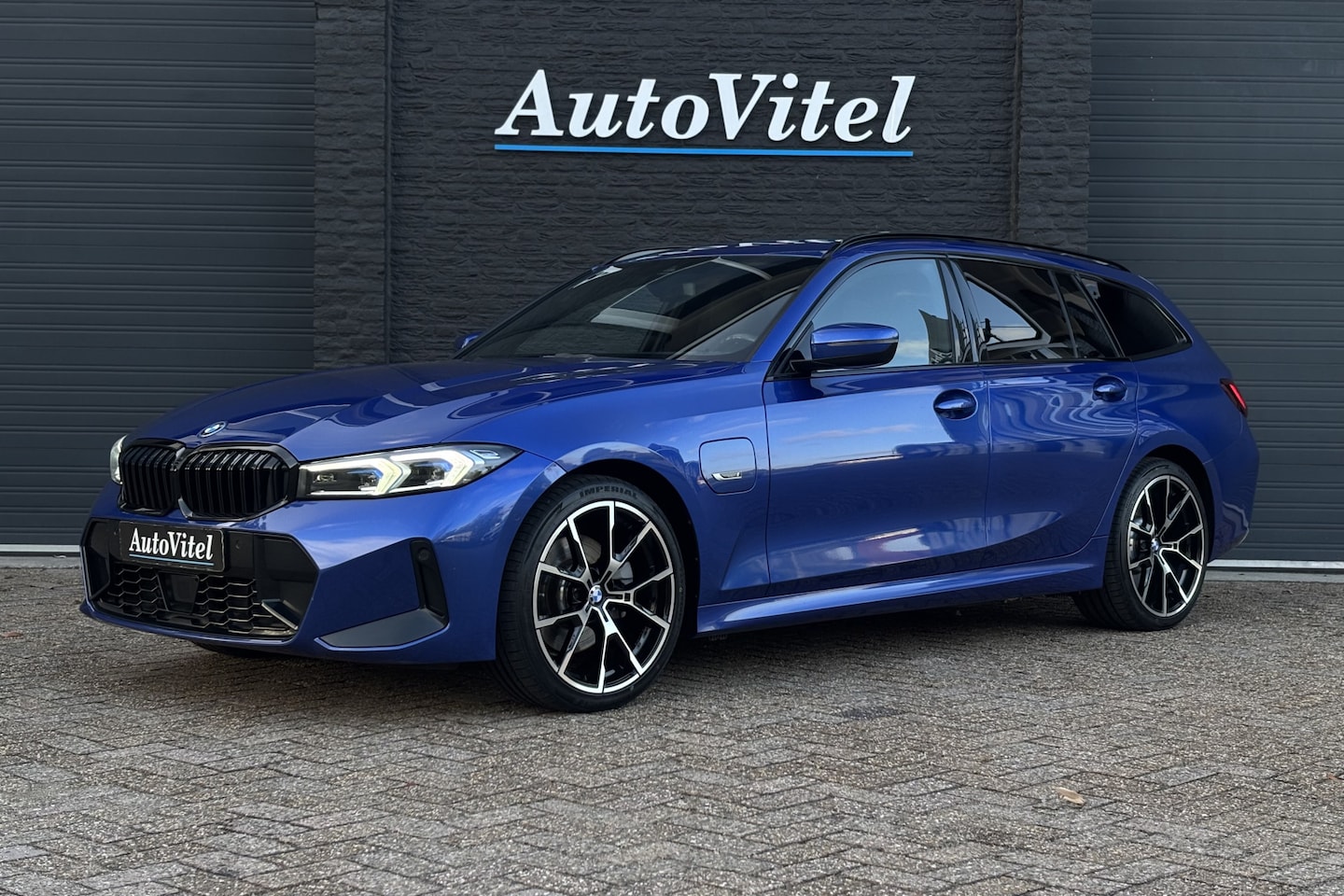 BMW 3-serie Touring - 330e M-Sport | LCI FACELIFT | Adaptief Led | Camera | Sportstoelen | 19 'Inch | Privacy Gl - AutoWereld.nl