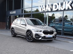 BMW X1 - xDrive25e Exe. Leder Afn.trekhaak Camera Driv.Ass. Head-up Harman/Kardon Nav.Plus 17" LM V