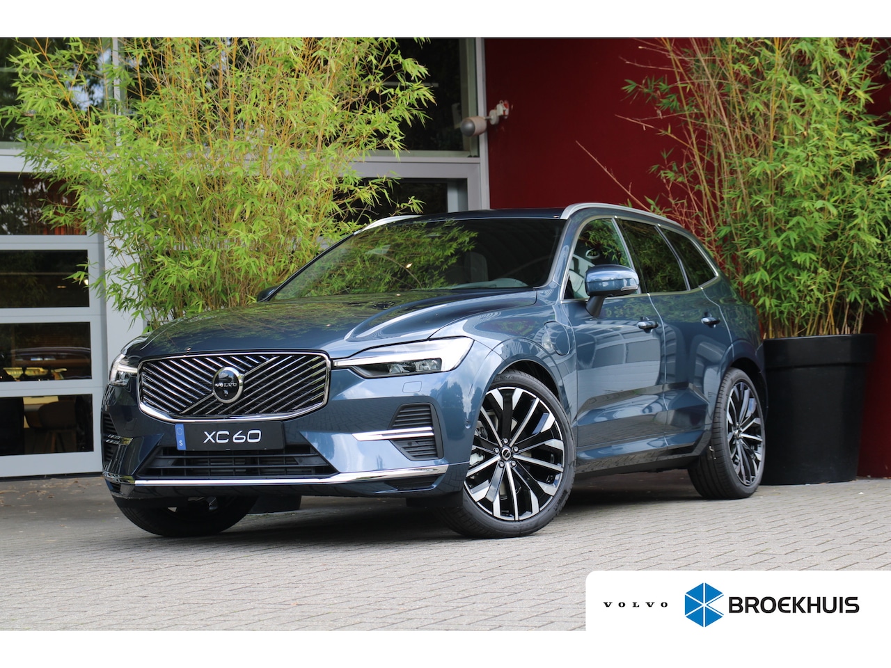 Volvo XC60 - T6 AWD Plug-in Hybrid Ultra Bright | Luchtvering | Harman/Kardon | Pilot Assist | Memory | - AutoWereld.nl