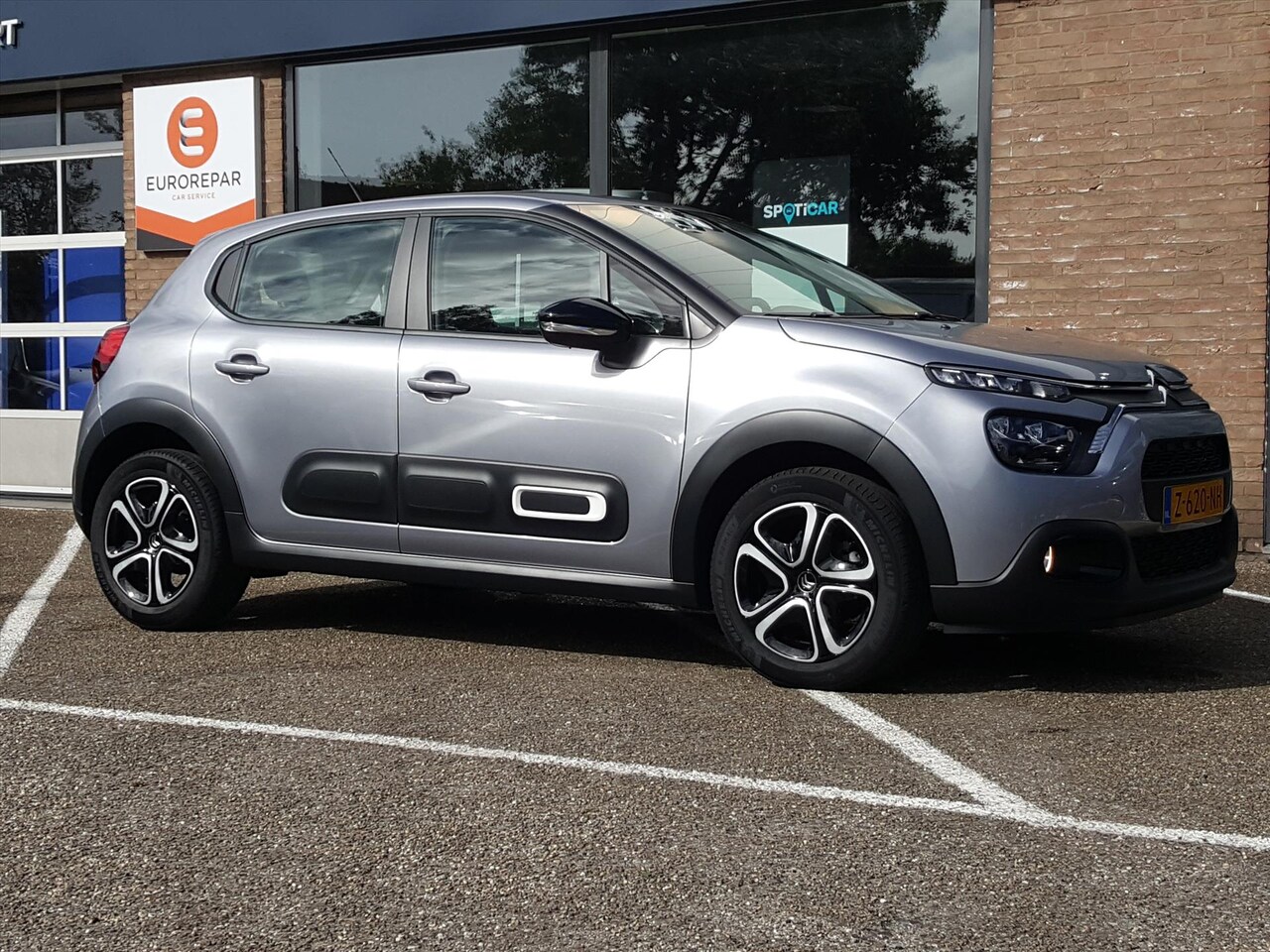 Citroën C3 - 1.2 PureTech 83pk S&S Plus Navigatie | Apple Carplay & Android Auto | Cruise & Climate con - AutoWereld.nl