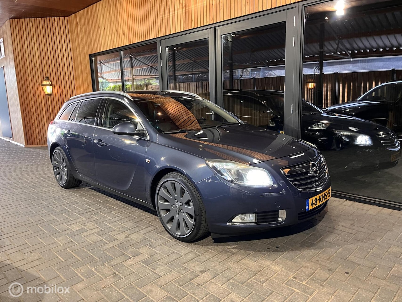 Opel Insignia Sports Tourer - 1.6 T Executive LEDER | 19 INCH - AutoWereld.nl