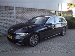BMW 3-serie Touring - 318i High Executive Edition M Sport Autom Panodak Leder Sportst Stoelverw Clima Cruise 2x