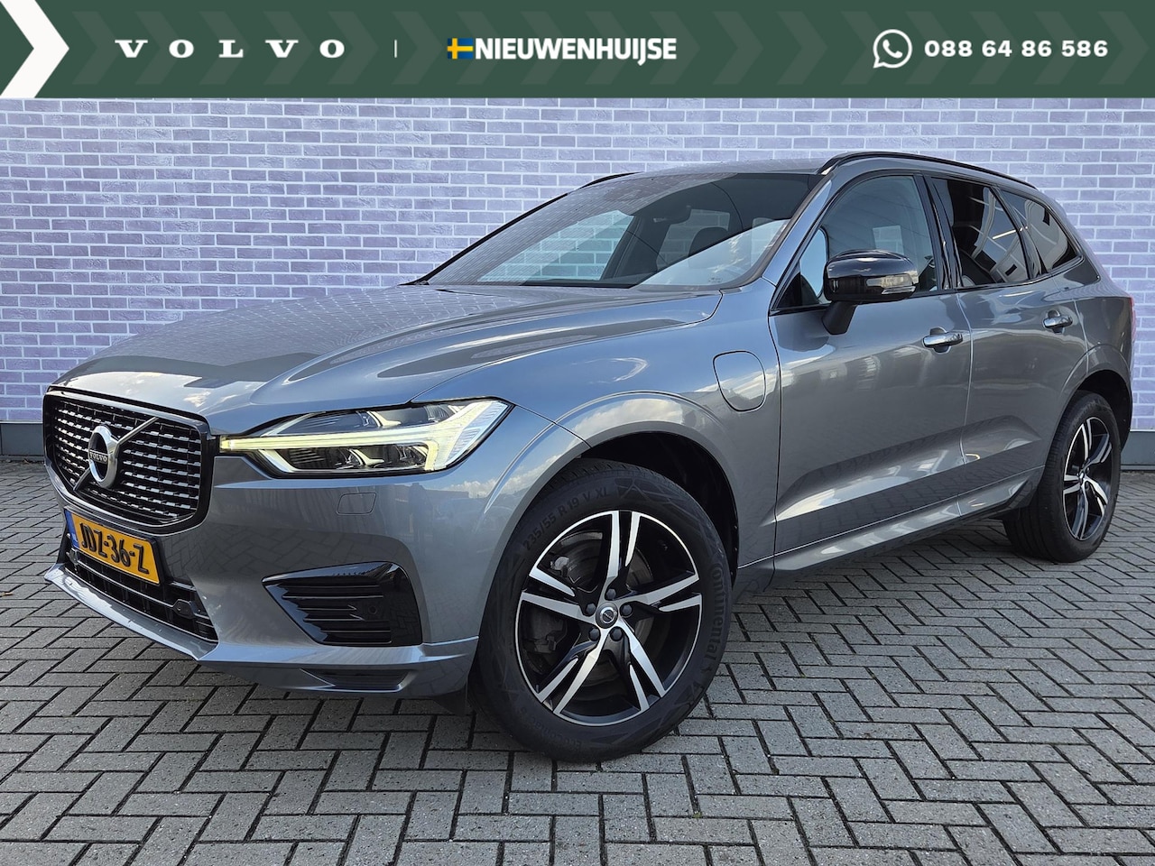 Volvo XC60 - T8 Recharge AWD R-Design Aut. | Adaptieve Cruise Control | Panoramadak | Trekhaak | Harman - AutoWereld.nl