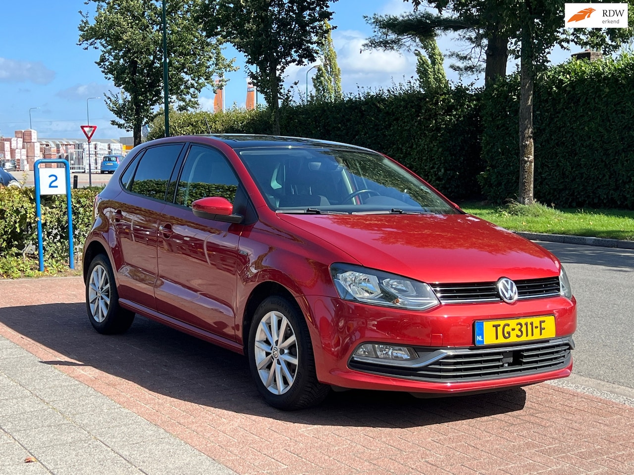 Volkswagen Polo - 1.2TSI Highline- 5Drs *Schuifdak/ Automaat - AutoWereld.nl