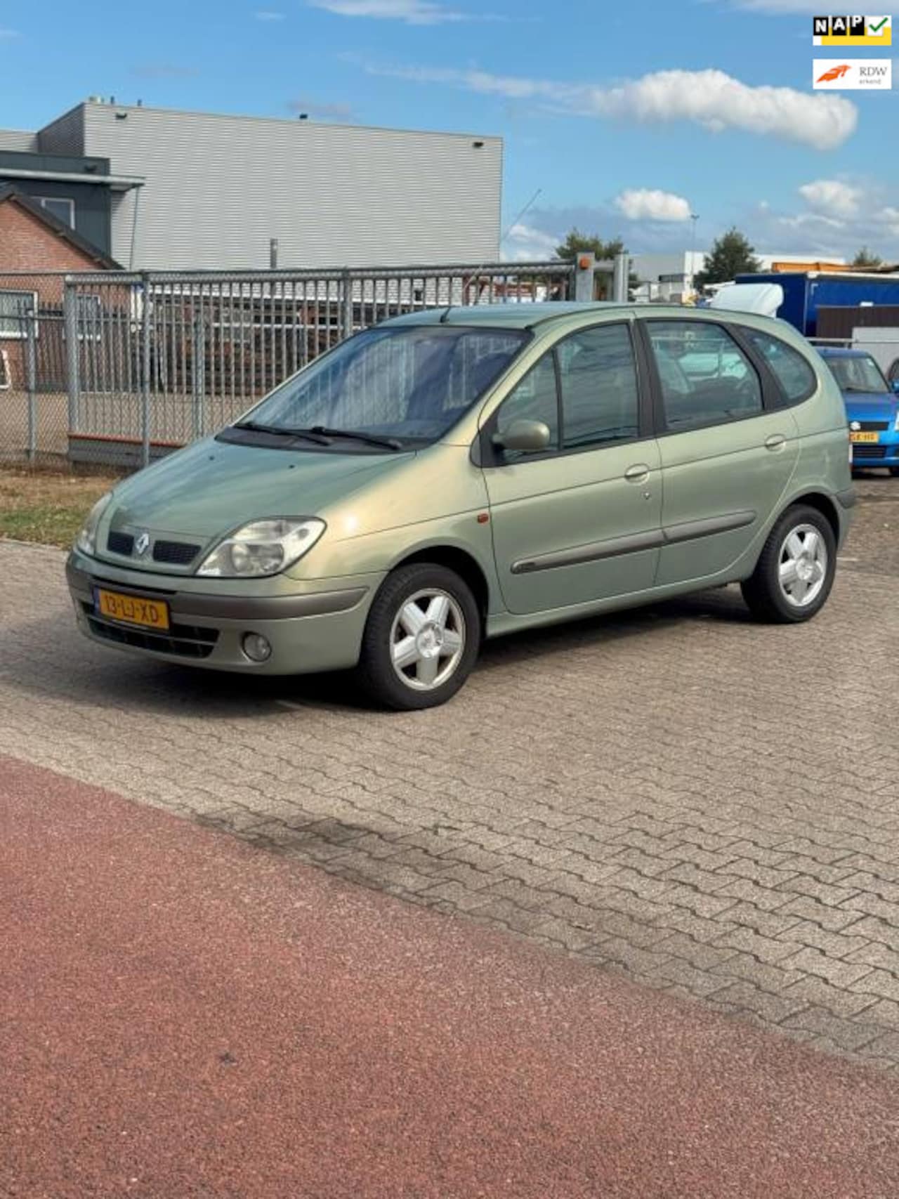 Renault Scénic - 2.0-16V Expression Sport 2.0-16V Expression Sport - AutoWereld.nl