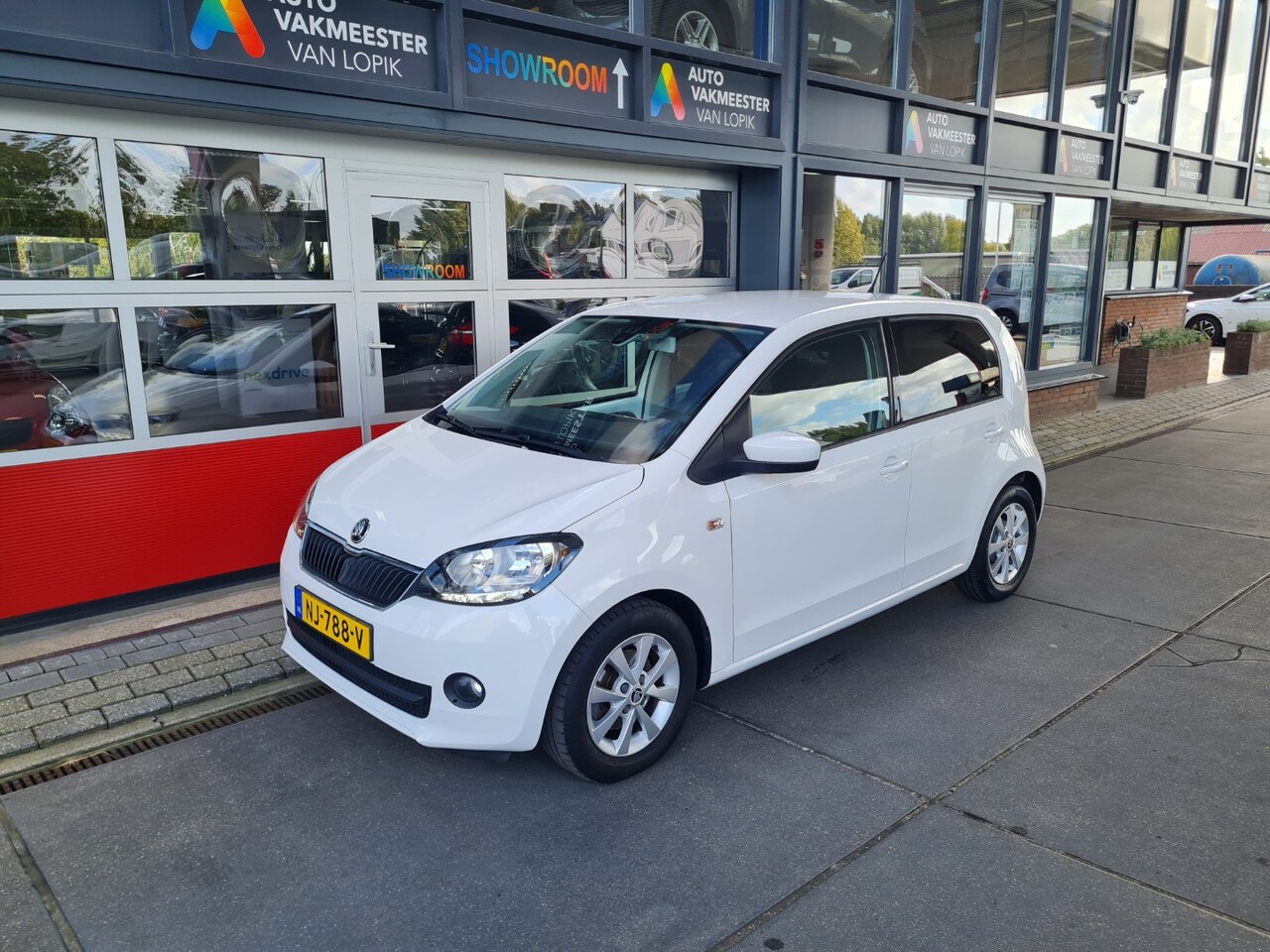 Skoda Citigo - 1.0 60pk Gre/tech Ambition Cruise Airco Lm velg all-in prijs + Mnd garantie! - AutoWereld.nl