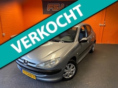 Peugeot 206 - 1.1 XR / 5 DEURS / APK 30-07-2026