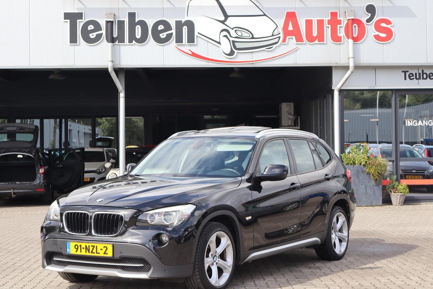BMW X1 - sDrive18i Executive Panoramadak, Schuif- kanteldak, Navigatie, Climate control, Cruise con - AutoWereld.nl
